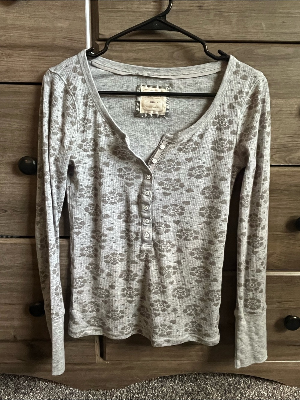 Old Navy Y2K Gray Floral Waffle Henley Long-Sleeve Top